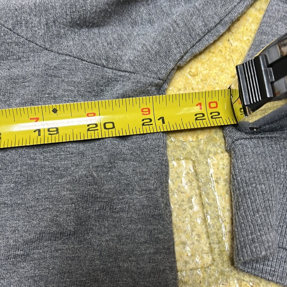 BNWOT Express cold shoulder gray top - Picture 6 of 14